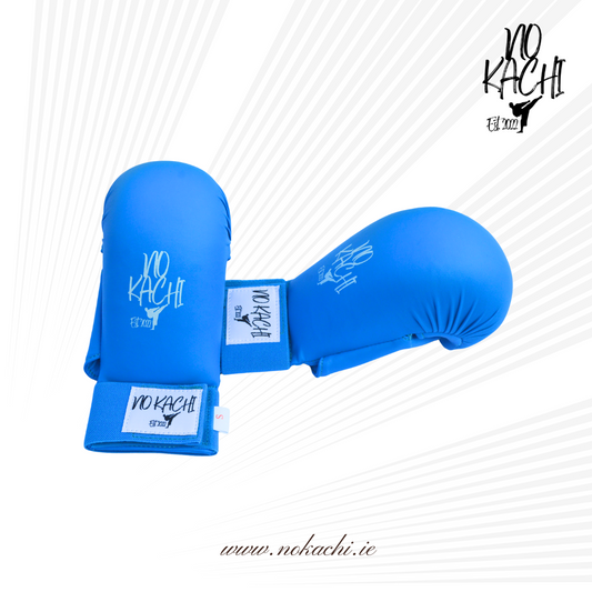 Blaue Handschuhe mit Daumen